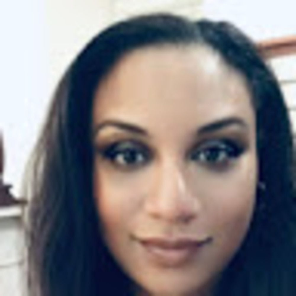 Meet your Posher, Mona